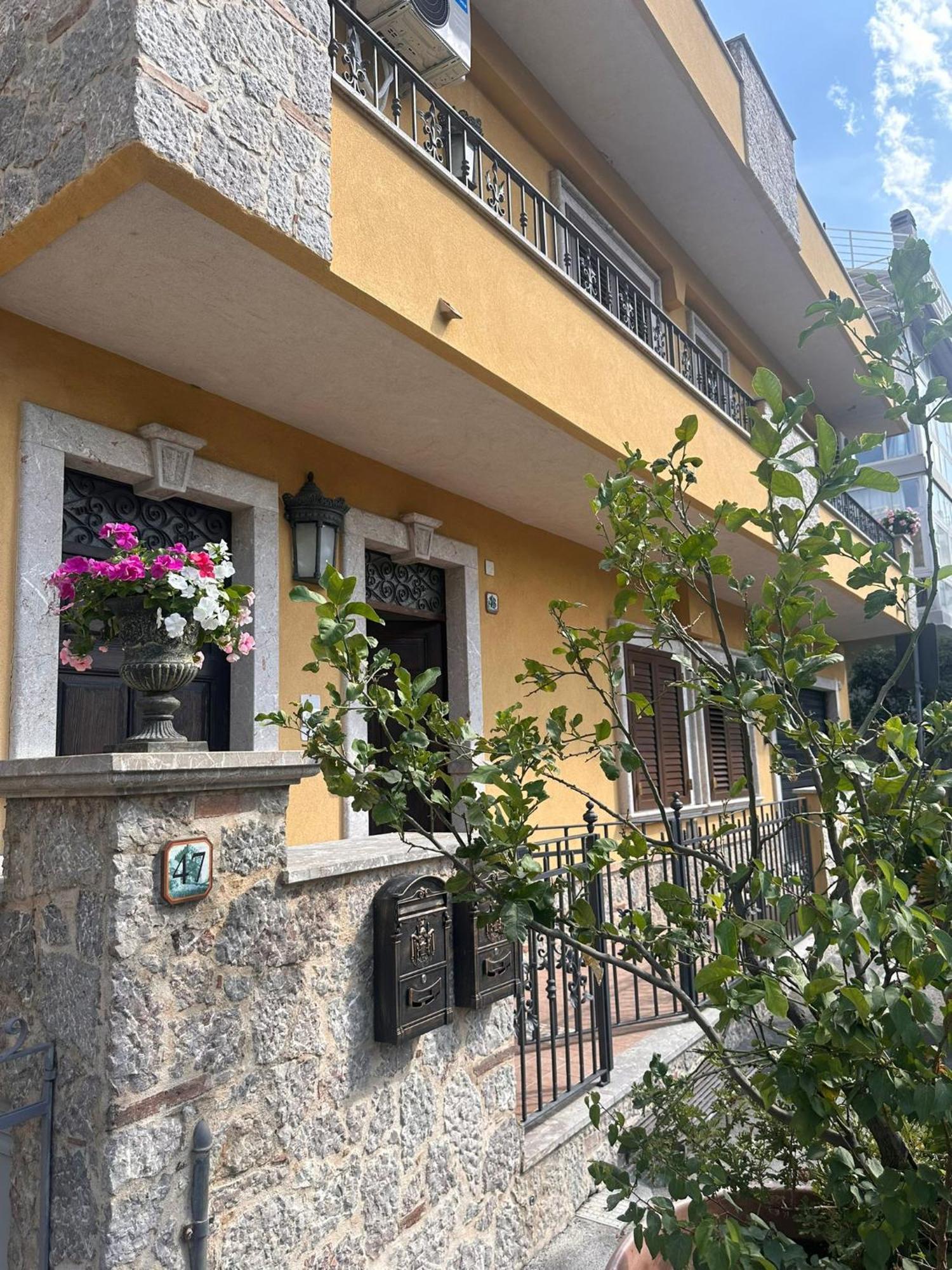 Gloden House Apartments Taormina Exterior photo
